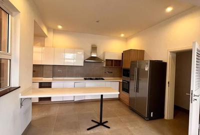 4 Bed Townhouse with En Suite in Lavington