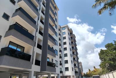 Serviced 3 Bed Apartment with En Suite at Moyne Drive - 4