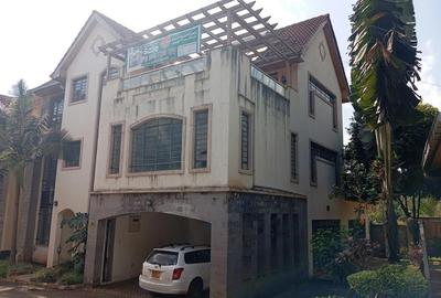 5 Bed Townhouse with En Suite at Lavington