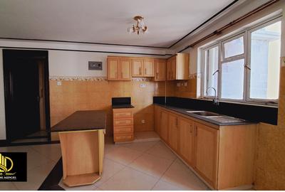 2 Bed Apartment with En Suite at School Line