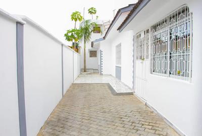 3 Bed Townhouse with En Suite in Mtwapa