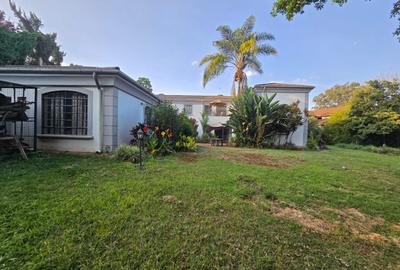 5 Bed House with En Suite in Runda