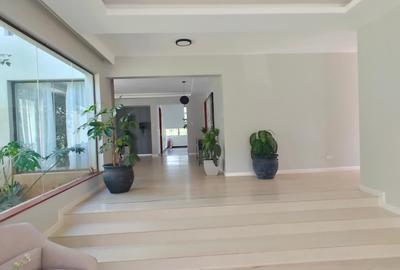 5 Bed Villa with En Suite in Karen