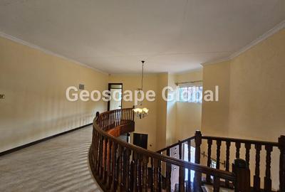 4 Bed House with En Suite in Nyari
