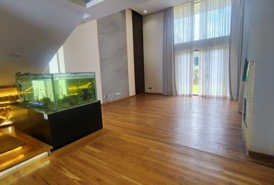 5 Bed Villa with En Suite at Runda - 4