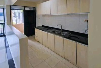 1 Bed Apartment with Swimming Pool in Kilimani