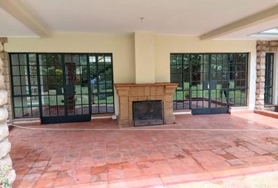 5 Bed House with En Suite at Rosslyn Road - 3