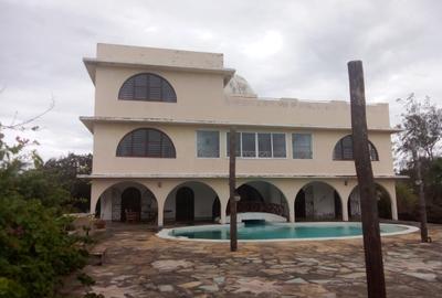 4 Bed House with En Suite at Watamu - 2
