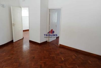 2 Bed Apartment with En Suite in Rhapta Road