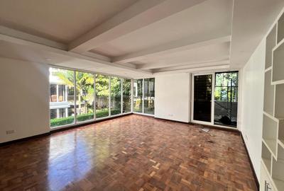 5 Bed Townhouse with En Suite in Lavington