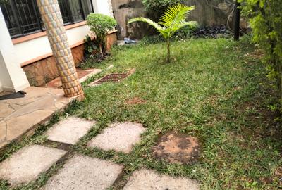 4 Bed Townhouse with En Suite in Westlands Area