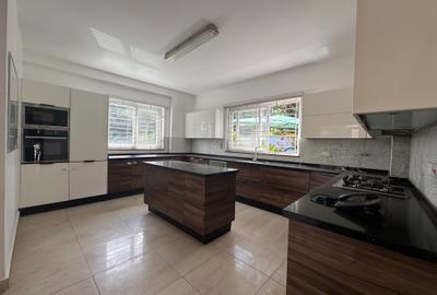 4 Bed Townhouse with En Suite in Lavington