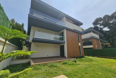 5 Bed Villa in Lavington