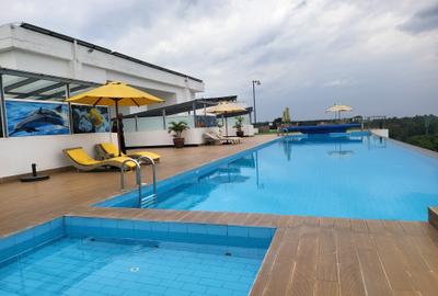 Serviced 2 Bed Apartment with En Suite in Parklands - 2