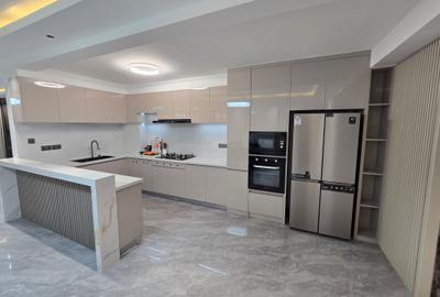 2 Bed Apartment with En Suite at Mandela Road - 2