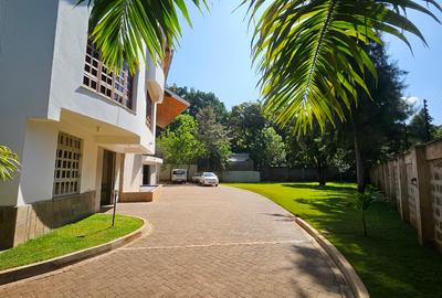 7 Bed House with En Suite in Muthaiga - 2