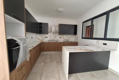 3 Bed Apartment with En Suite in Kileleshwa