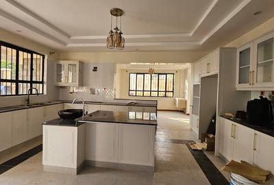5 Bed Townhouse with En Suite in Kiambu Road - 3
