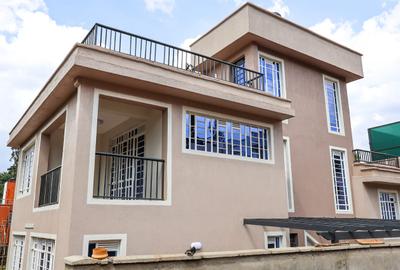 4 Bed Townhouse with En Suite in Kitisuru