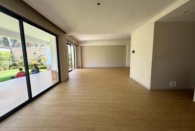 5 Bed House with En Suite in Kyuna - 4