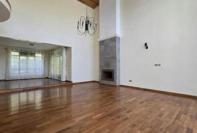 5 Bed House with En Suite in Runda - 4