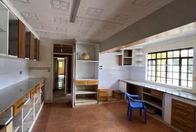 5 Bed House with En Suite in Loresho - 3