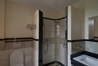 5 Bed Townhouse with En Suite in Lavington - 4