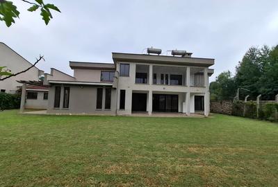 6 Bed Townhouse with En Suite in Lavington