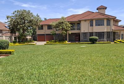 7 Bed House with En Suite in Runda - 2