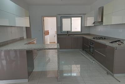 3 Bed Apartment with En Suite in Westlands Area