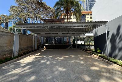 4 Bed Townhouse with En Suite at Lantana Road - 2