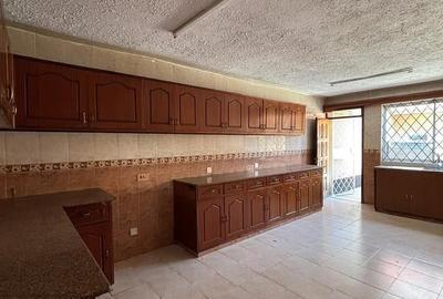 4 Bed Townhouse with En Suite in Kileleshwa