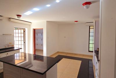 4 Bed Townhouse with En Suite at Off Mimosa