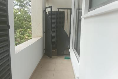 3 Bed Apartment with En Suite in Riverside - 2