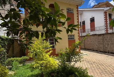 4 Bed Townhouse with En Suite in Lavington - 2