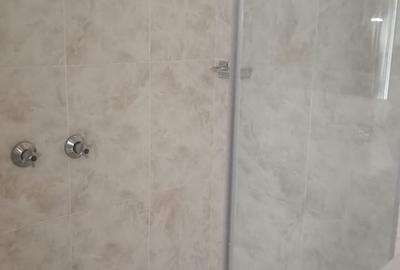 2 Bed Apartment with En Suite in Westlands Area