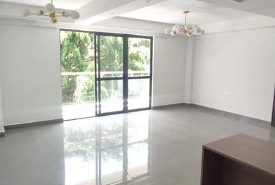 1 Bed Apartment with Swimming Pool in Riverside