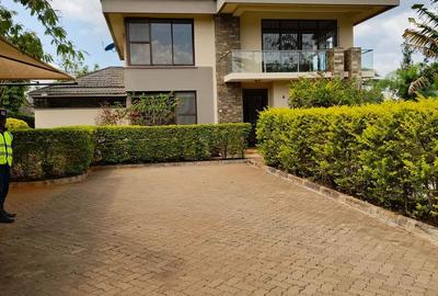 4 Bed Townhouse with En Suite in Ridgeways