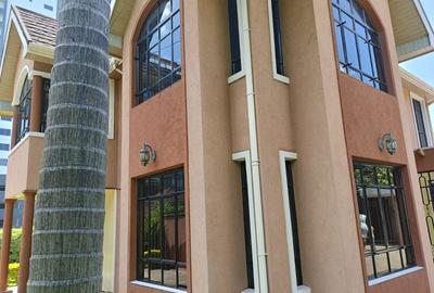 4 Bed House with En Suite at Lavington - 4