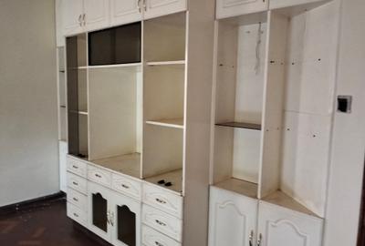 4 Bed House with En Suite in Runda