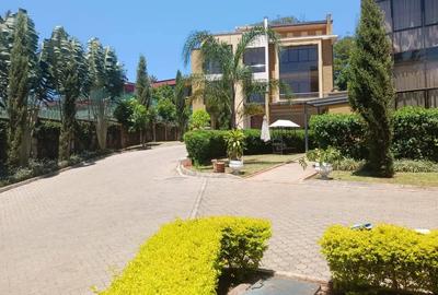 5 Bed Townhouse with En Suite in Lavington