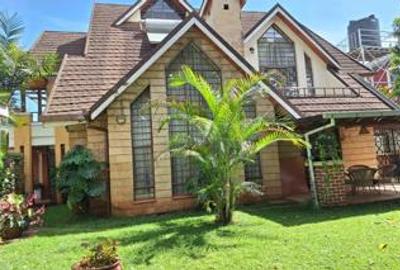 5 Bed Townhouse with En Suite at Kabarsiran Road