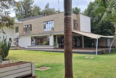 4 Bed House with En Suite in Runda