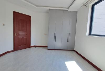 5 Bed Townhouse with En Suite in Lavington