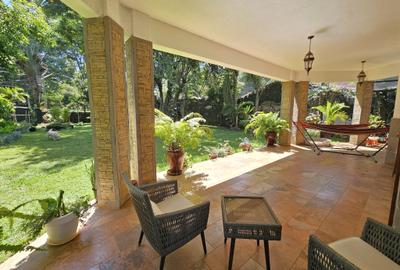 5 Bed House with En Suite in Loresho