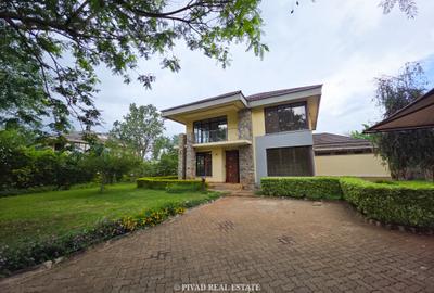 4 Bed Townhouse with Swimming Pool in Ridgeways
