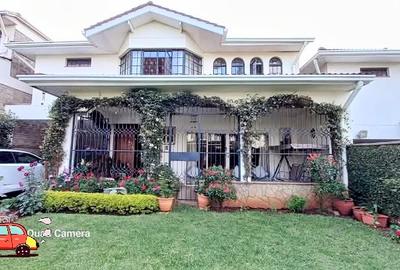 4 Bed Townhouse with En Suite in Westlands Area