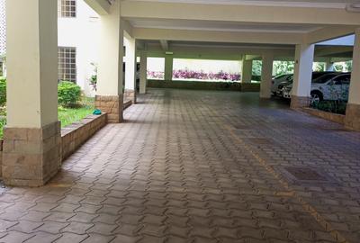 Serviced 3 Bed Apartment with En Suite in Nyali Area - 4