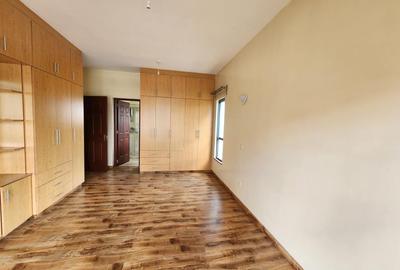 3 Bed Apartment with En Suite at Westlands - 4