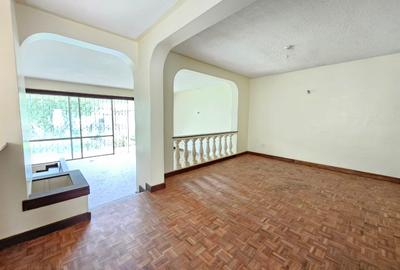4 Bed Townhouse with En Suite in Spring Valley - 2